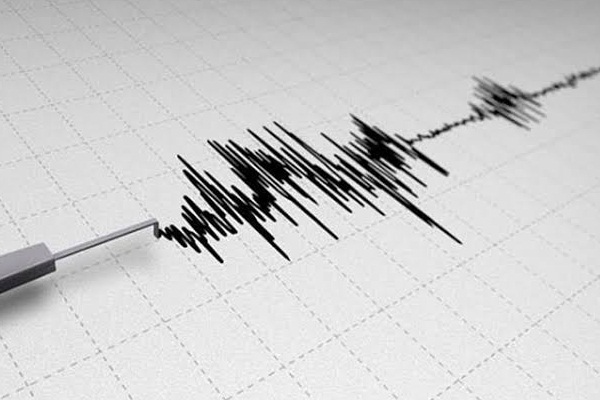 Endonezya'da 5,4 büyüklüğünde deprem