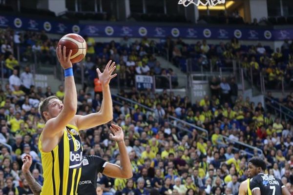 Derbide gülen taraf Fenerbahçe