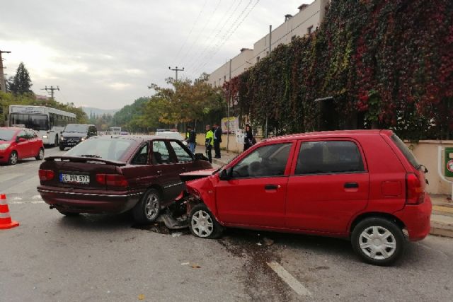 Muğla'da trafik kazası; 2 yaralı