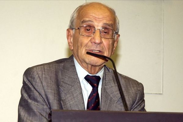 Prof. Dr. Mümtaz Soysal hayatını kaybetti