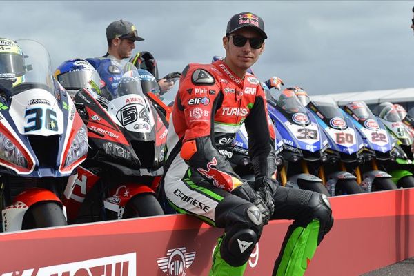 Toprak Razgatlıoğlu yeni takımı Yamaha ile pistte hızlanacak