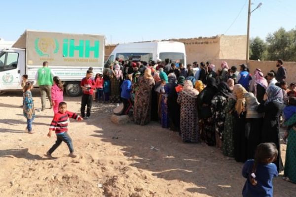İHH'dan Tel Abyad ve Rasulayn'da 2 bin aileye yardım