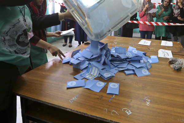 Afganistan'da oylar yeniden sayılıyor