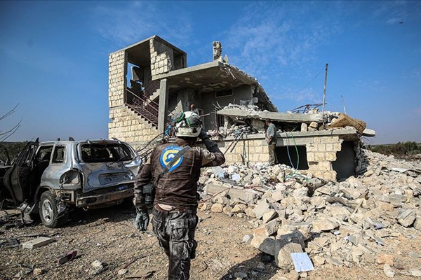 Rusya'nın İdlib'e hava saldırılarında 3 sivil hayatını kaybetti