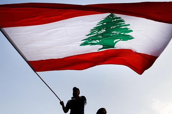 Lübnan'da üç eski bakana yolsuzluk suçlaması