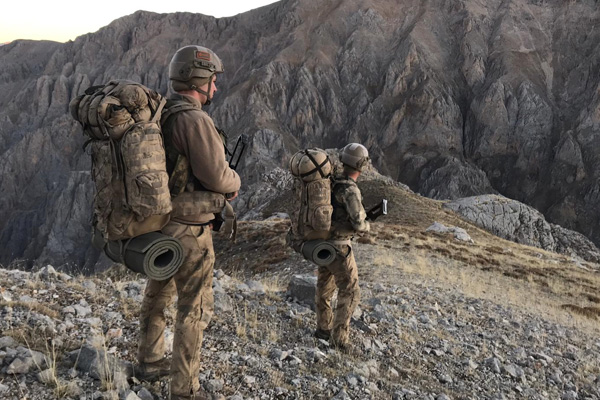 PKK’nın kış üslenmesine operasyon: Sığınaklar imha edildi