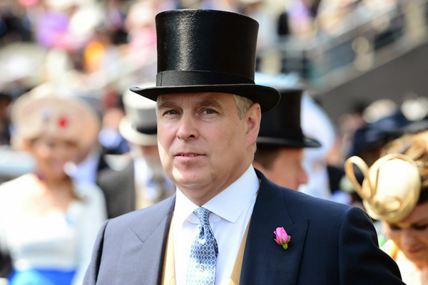 Kraliçe 2. Elizabeth'in oğluna cinsel istismar suçlaması