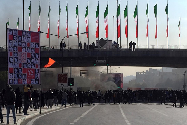 İsrail'den İran'daki gösterilere destek