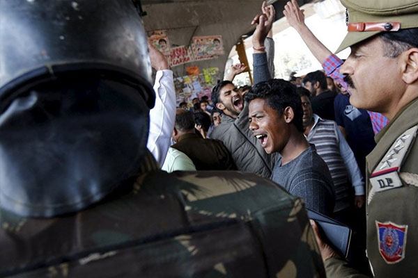 Hindistan'da kast sistemine isyan: 7 ölü