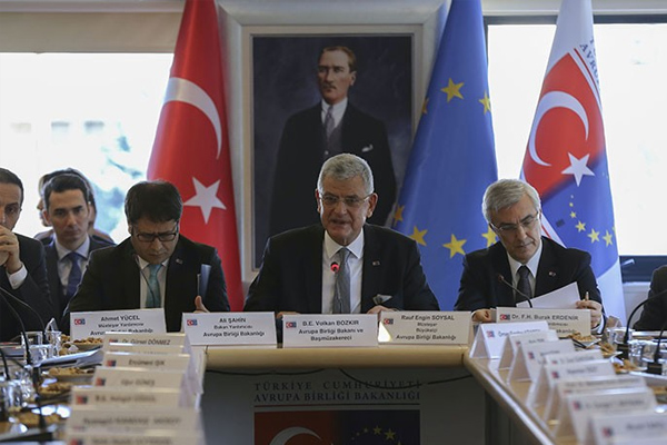 Bakan Bozkır'dan Piri'nin ziyaretine tepki