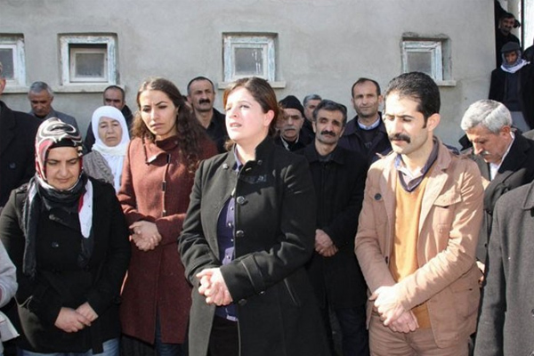 Ankara saldırganının cenazesini HDP'li vekiller kaldırdı