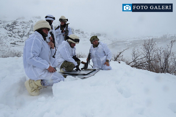 Komandoların drone'li tatbikatı
