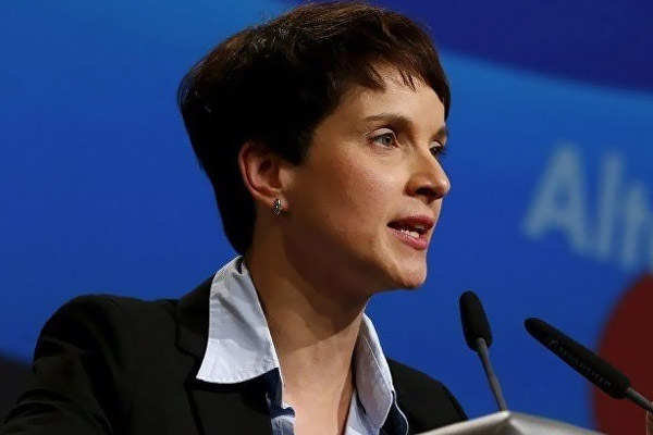 Almanya, ırkçı saldırılarda mültecileri suçladı