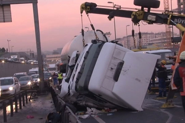 E-5’i kilitleyen kaza