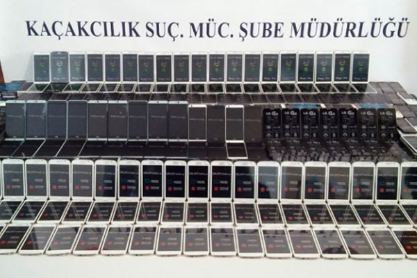 İstanbul’da telefon kaçakçılarına operasyon