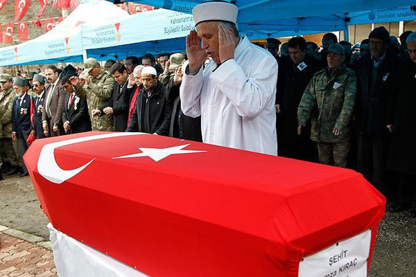 Şehitler son yolculuklarına uğurlandı