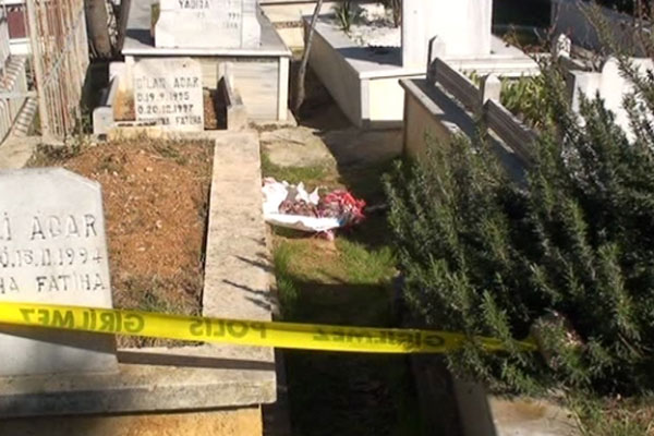 Mezarlıkta poşet içinde bebek cesedi bulundu