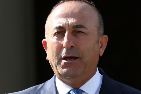 Çavuşoğlu: PYD arazide ABD'yi de satmaya başladı
