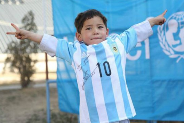 Ahmadi, Messi imzalı formasına kavuştu