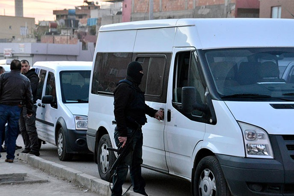 20 araç her yerde aranıyor