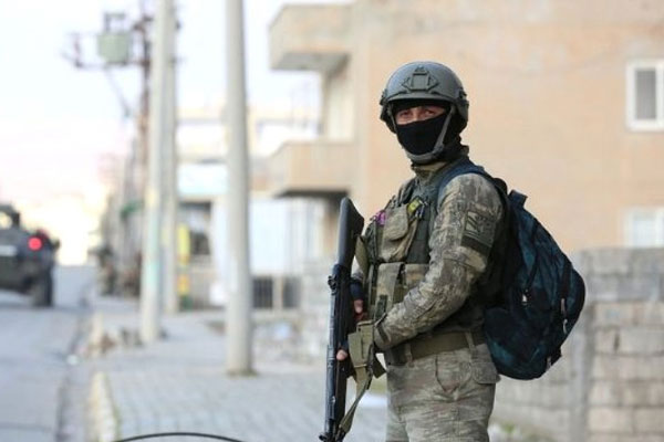 Şırnak'ta askeri araca bombalı saldırı