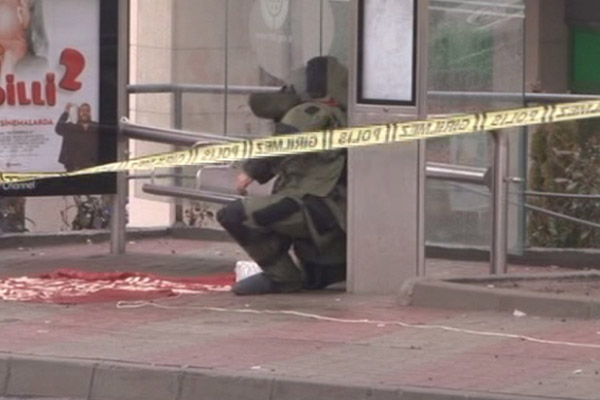 Gaziosmanpaşa’da şüpheli paket paniği