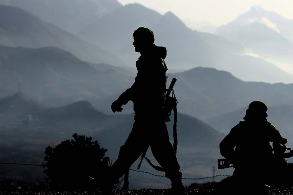 Sur’daki çatışmada 3 asker yaralandı