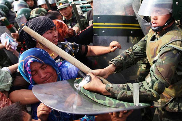 Çin’den ‘Cadı Avı’ Kanunu: Hedef Doğu Türkistan