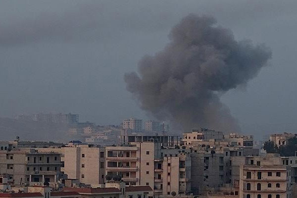 Rus uçakları ateşkesi ihlal etti