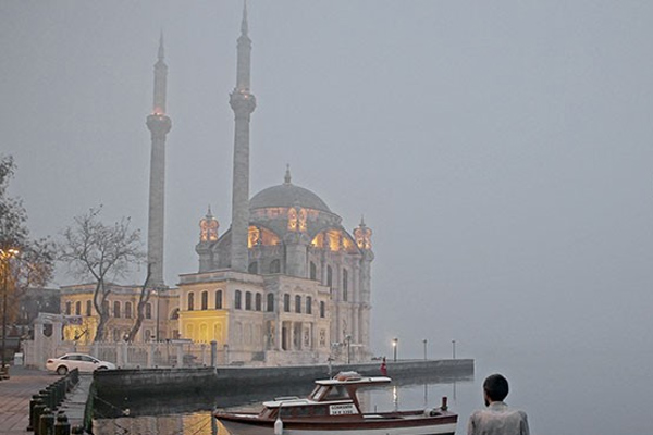 İstanbul'da ulaşıma sis engeli