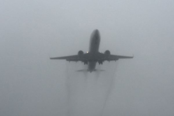 Hava trafiğine sis engeli