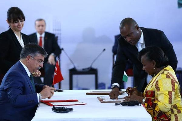 Fildişi’nde anlaşmalar ard arda geldi