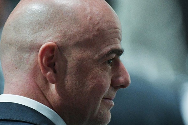 'Futbol FIFA'ya geri döndü'