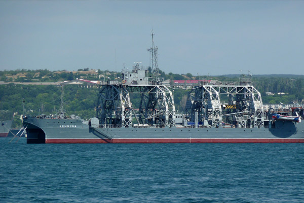 Rus savaş gemisi boğazdan geçti