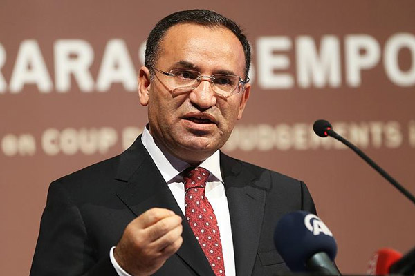 Bakan Bozdağ: Mahkemeleri kutsamayın