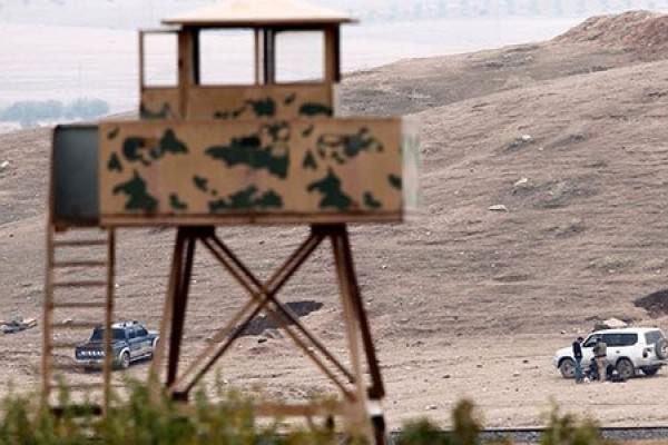 Askeri bölgede 3 gözaltı