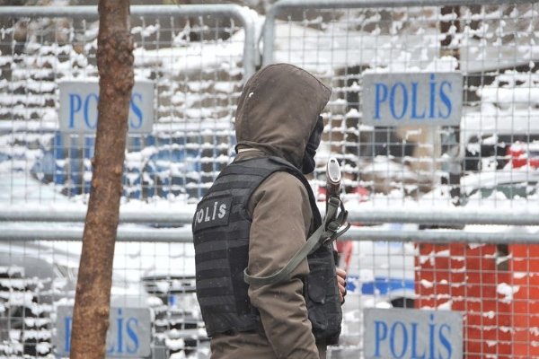 Sur'a girişler yasaklandı