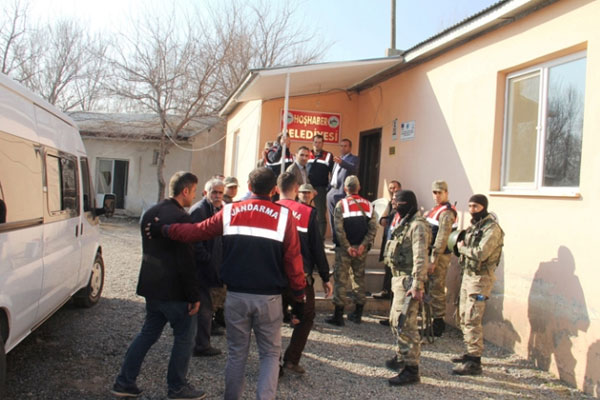 DBP’li belediyeye operasyon: 13 gözaltı