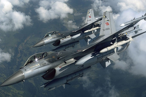 Ege'de Türk F-16'larına taciz