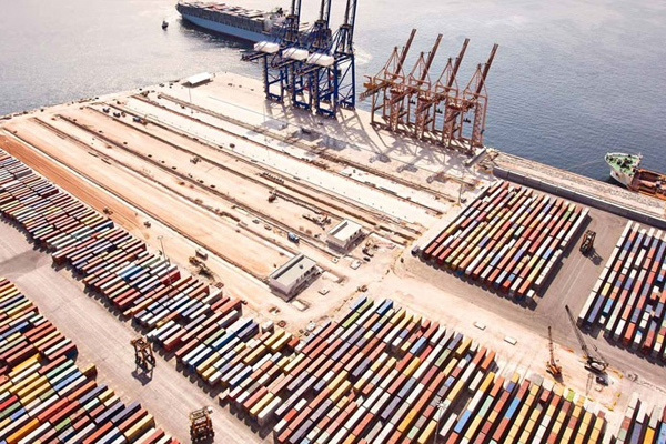 Dış ticaret açığı azaldı