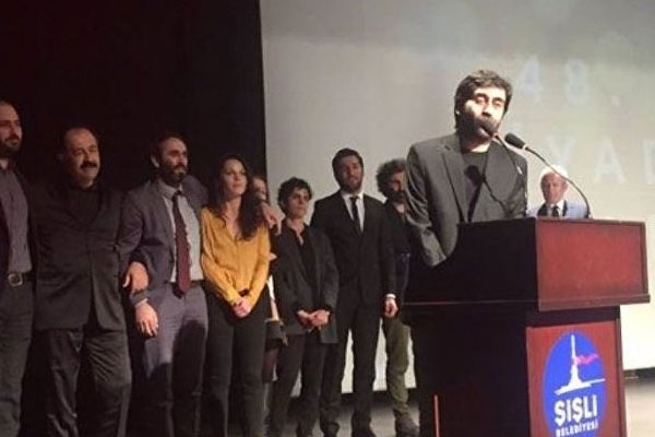 Ödüller 'Abluka' altında