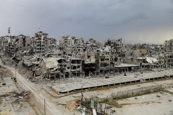 Esed ordusu sivillerin evlerini yıkıyor