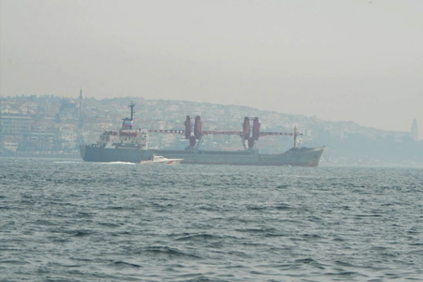 Rus gemisi İstanbul Boğazı’ndan geçti