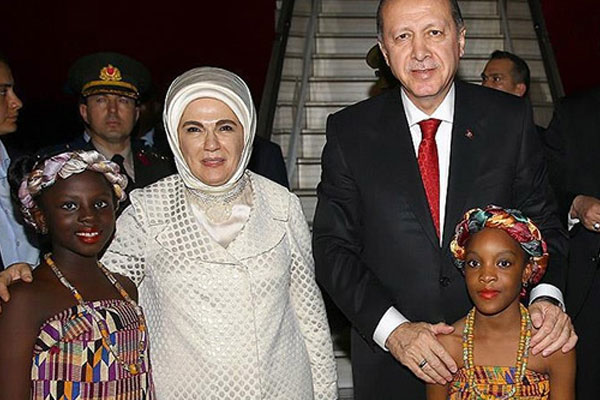 Erdoğan'dan Gine'ye 'otobüs' sürprizi
