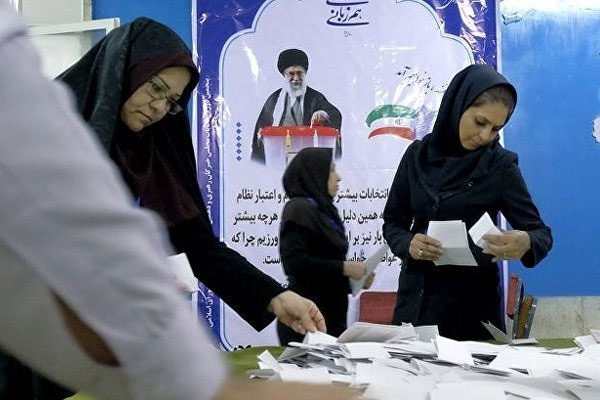 CIA, İran seçimlerine etki etti mi?