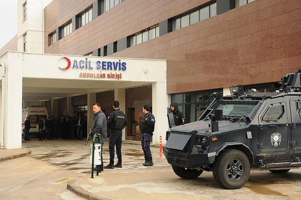 Nusaybin'de polise saldırı: 2 şehit, 14 yaralı