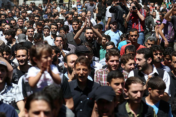 Suriye'de gösteriler yeniden başladı