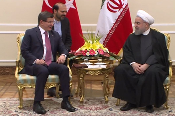 Davutoğlu Ruhani’yle görüştü