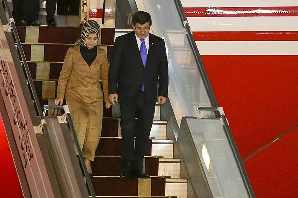 Başbakan Davutoğlu yurda döndü