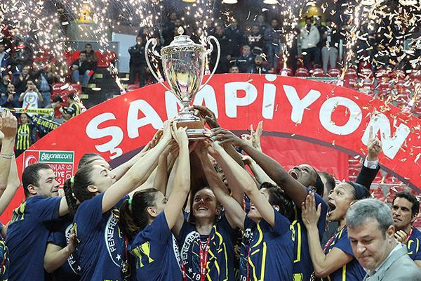 Basketbolda kupa Fenerbahçe'nin